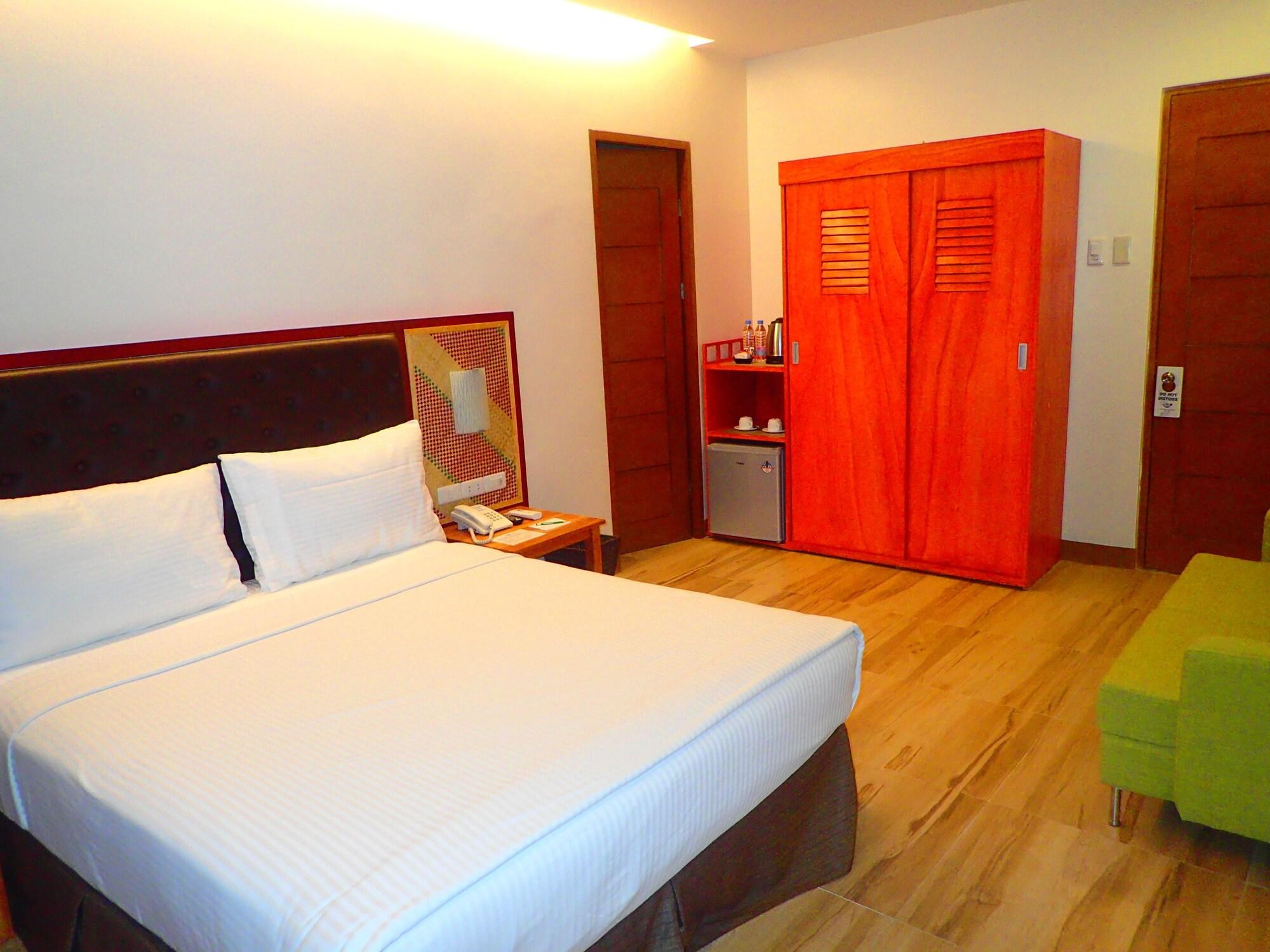 Aozora Seaside Mactan Hotel Lapu-Lapu City Exterior photo